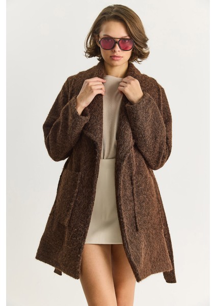 Kadın Kruvaze Yaka Astarlı Kuşak Bağlamalı Kırçıllı Kaşe Kaban modelleri