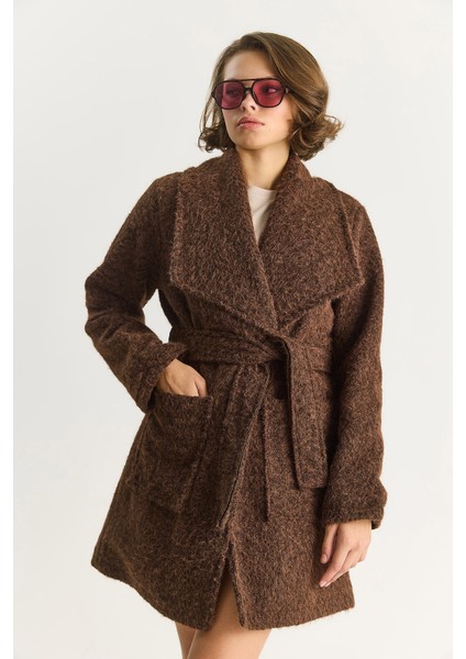 Kadın Kruvaze Yaka Astarlı Kuşak Bağlamalı Kırçıllı Kaşe Kaban