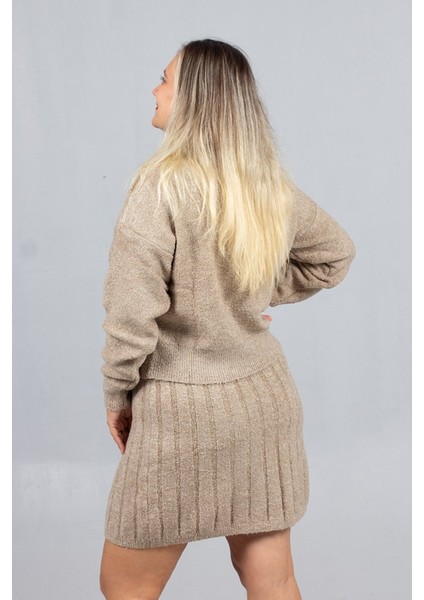 Camel Tonlarında Triko Takım Doğal ve Sıcak Etek Kazak Kombin fiyatları