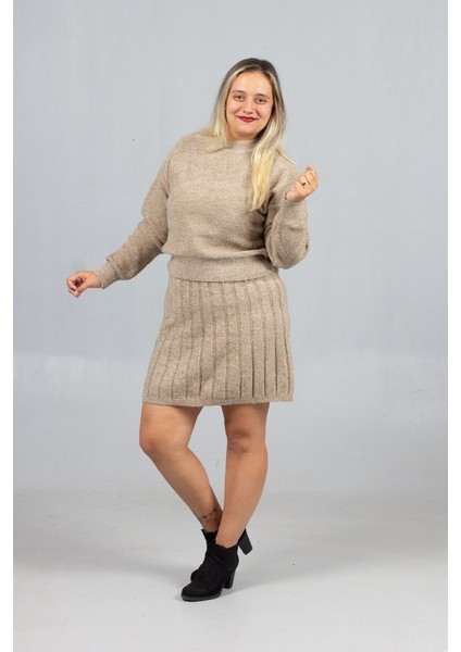 Camel Tonlarında Triko Takım Doğal ve Sıcak Etek Kazak Kombin modelleri