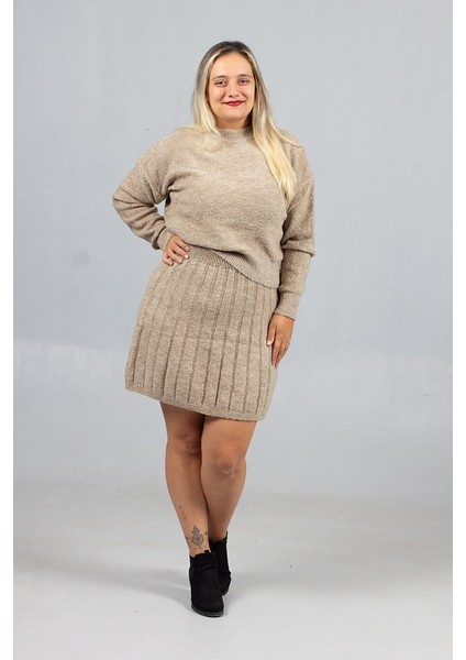 Camel Tonlarında Triko Takım Doğal ve Sıcak Etek Kazak Kombin fırsatları