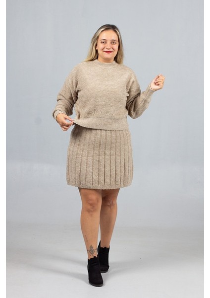 Camel Tonlarında Triko Takım Doğal ve Sıcak Etek Kazak Kombin indirimleri