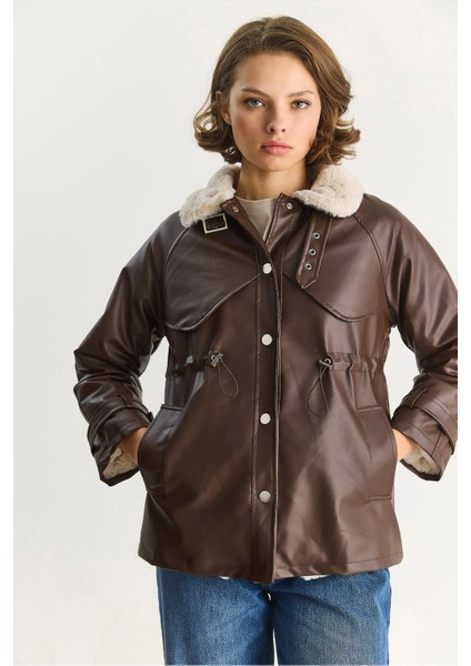 Kadın Gömlek Yaka Içi Kürk Belden Büzgü Ayarlamalı Cep Detaylı Suni Deri Mont