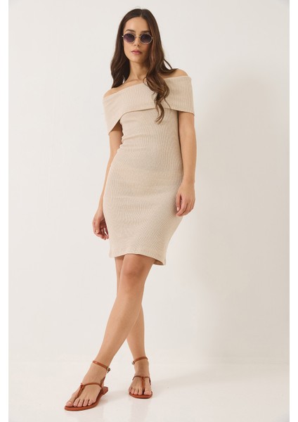 Kadın Madonna Yaka Elbise modelleri