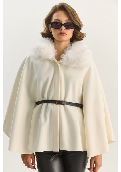 Kadın Peluş Yaka Detaylı Kemerli Kaşe Panço