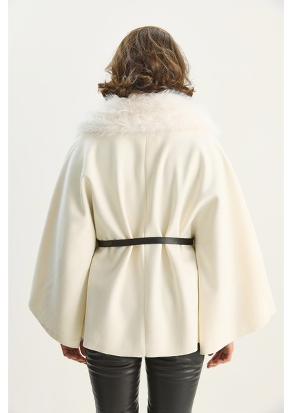 Kadın Peluş Yaka Detaylı Kemerli Kaşe Panço