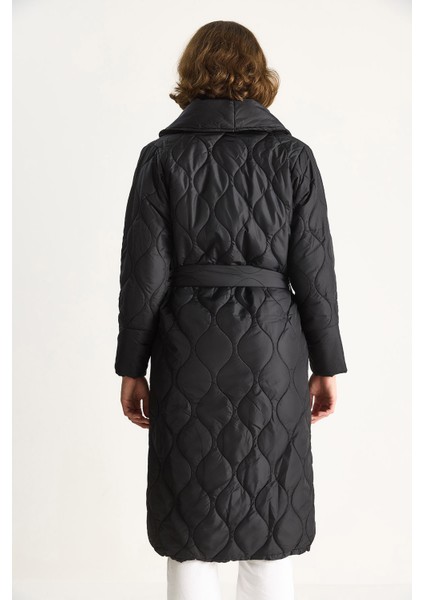 Kadın Kuşaklı Şal Yaka Kapitone Kaban