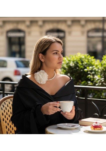 Ayarlanabilir Çiçek Detaylı Inci Choker Kolye modelleri