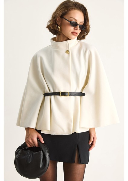 Kadın Gold Düğme Detaylı Kemerli Panço modelleri