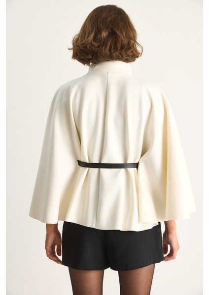 Kadın Gold Düğme Detaylı Kemerli Panço