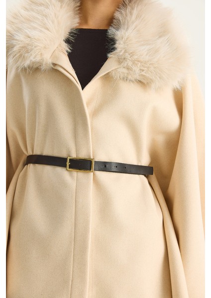 Kadın Peluş Yaka Detaylı Kemerli Kaşe Panço