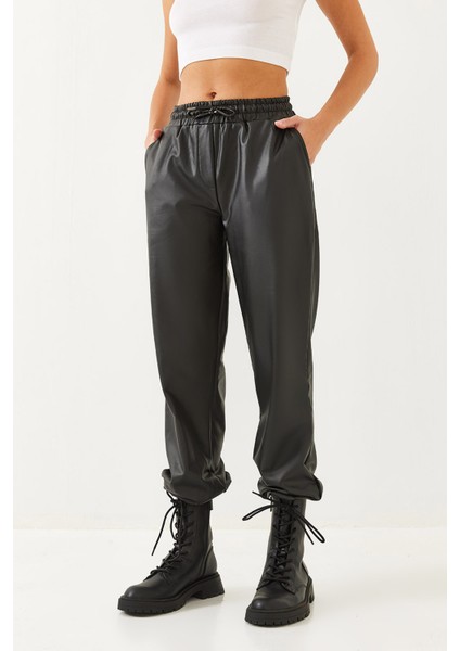 Kadın Bel ve Paça Lastikli Deri Pantolon