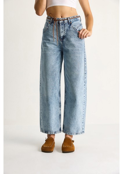 Kadın Geniş Paça Yüksek Bel Deri Ip Kemerli Denim Pantolon indirimleri