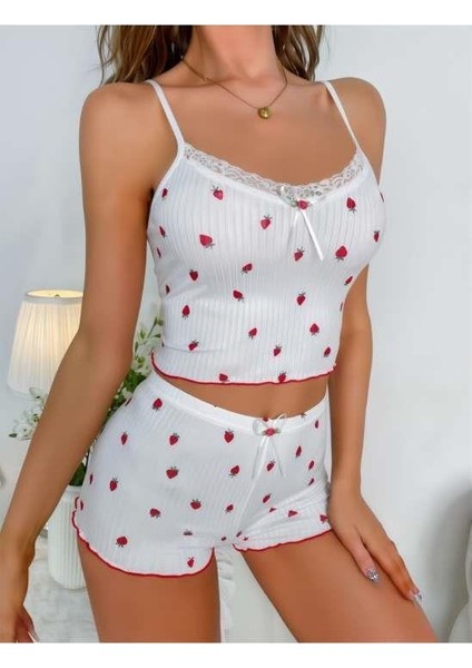 Beyaz Çilek Desenli Askılı Şortlu Pijama Takımı