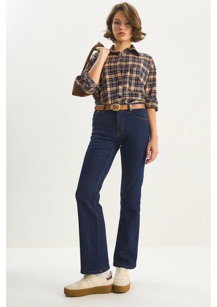 Kadın Kemer Detaylı Yarım Ispanyol Paça Likralı Denim Pantolon