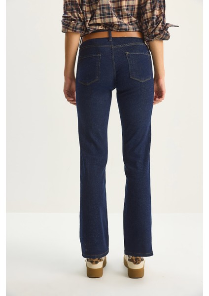 Kadın Kemer Detaylı Yarım Ispanyol Paça Likralı Denim Pantolon