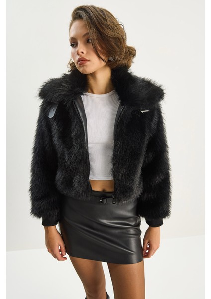 Kadın Yakası Aksesuar Detaylı Fermuarlı Kolları Ribanalı Suni Kürk Ceket modelleri