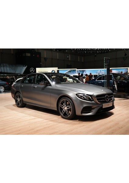 Mercedes-Benz E-Serisi W213 E180 E200 E220 E300 E350 E63 Orta Konsol Bardaklık (2016-2023) fırsatları