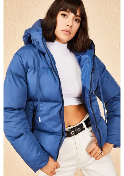 Kadın Kapüşonlu Şişme Mont