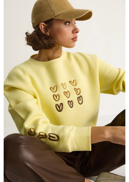Kadın Üç Iplik Şardonlu Kalp Baskılı Sweatshirt