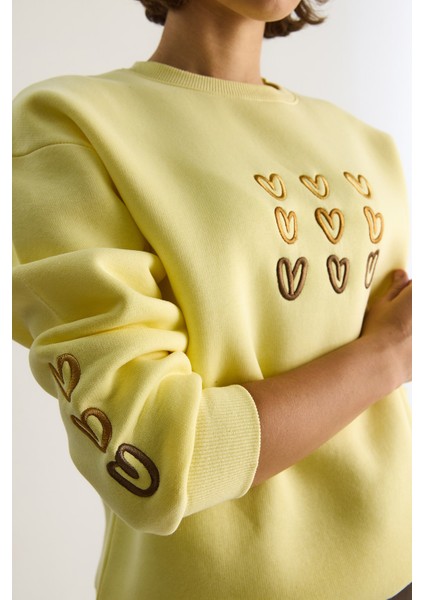 Kadın Üç Iplik Şardonlu Kalp Baskılı Sweatshirt