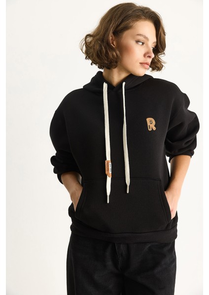 Kadın Nakış Işlemeli Kanguru Cepli Kapüşonlu Şardonlu Salaş Sweatshirt fırsatları