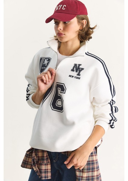 Kadın Üç Iplik Uzun Kollu Yarım Fermuarlı Dik Yaka Baskılı Sweatshirt indirimleri
