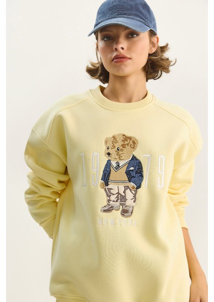 Kadın Bisiklet Yaka Teddy Nakış Detaylı Sweat indirimleri