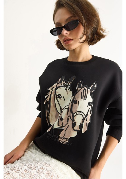 Kadın Bisiklet Yaka Dijital Cowboy Baskılı Salaş Sweatshirt