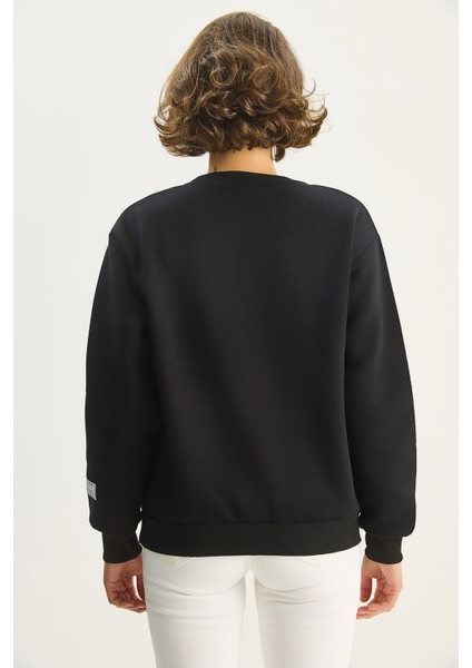 Kadın Bisiklet Yaka Baskılı Üç Iplik Şardonlu Basic Sweatshirt