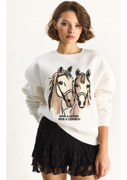 Kadın Bisiklet Yaka Dijital Cowboy Baskılı Salaş Sweatshirt