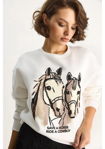 Kadın Bisiklet Yaka Dijital Cowboy Baskılı Salaş Sweatshirt fırsatları
