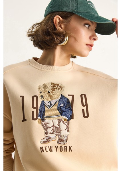 Kadın Bisiklet Yaka Teddy Nakış Detaylı Sweat indirimleri