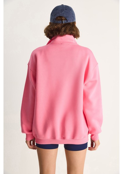 Kadın Fermuarlı Dik Yaka Işlemeli Üç Iplik Şardonlu Oversize Sweatshirt