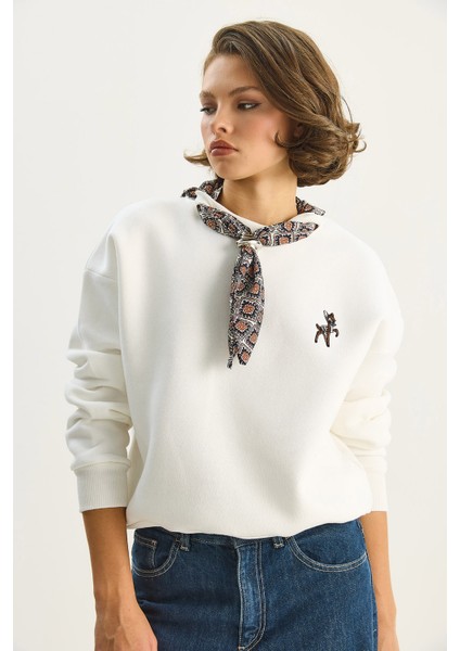 Kadın Fular Detaylı Ceylan Naıkışlı Üç Iplik Şardonlu Oversize Sweatshirt indirimleri