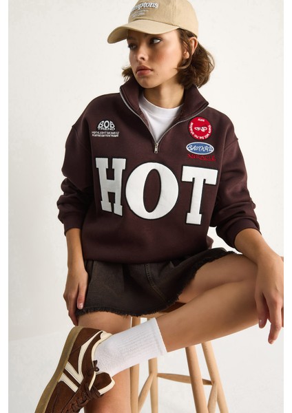 Kadın Fermuarlı Dik Yaka Işlemeli Üç Iplik Şardonlu Oversize Sweatshirt fiyatları