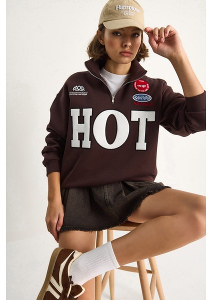 Kadın Fermuarlı Dik Yaka Işlemeli Üç Iplik Şardonlu Oversize Sweatshirt modelleri