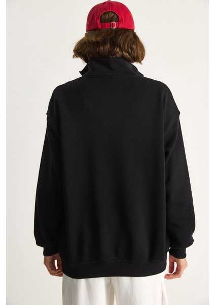Kadın Fermuarlı Dik Yaka Işlemeli Üç Iplik Şardonlu Oversize Sweatshirt