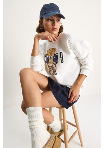 Kadın Bisiklet Yaka Teddy Nakış Detaylı Sweat modelleri