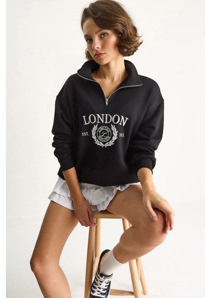 Kadın London Işlemeli Dik Yaka Fermuar Detaylı Şardonlu Oversize Sweatshirt