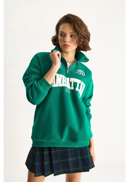 Kadın Nakışlı Yarım Fermuarlı Polo Yaka Şardonlu Oversize Sweatshirt modelleri