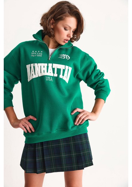 Kadın Nakışlı Yarım Fermuarlı Polo Yaka Şardonlu Oversize Sweatshirt fırsatları
