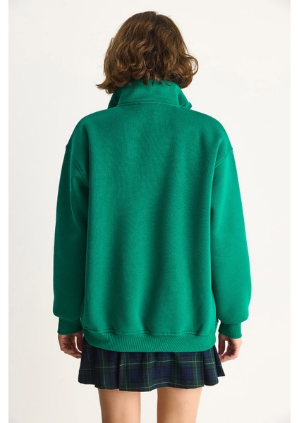 Kadın Nakışlı Yarım Fermuarlı Polo Yaka Şardonlu Oversize Sweatshirt