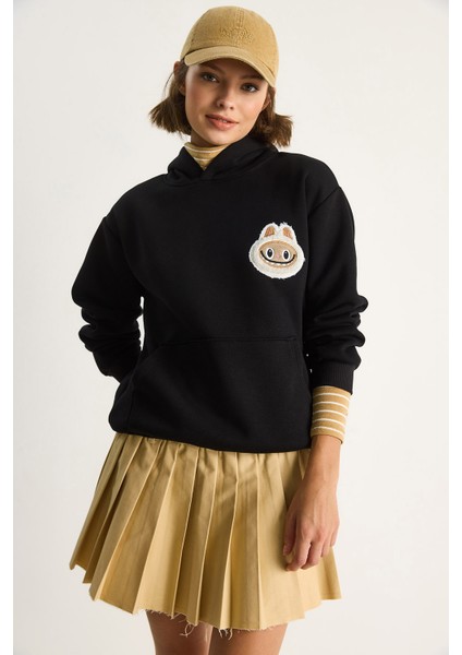 Kadın Nakış Işlemeli Kapüşonlu Kanguru Cepli Sweatshirt modelleri