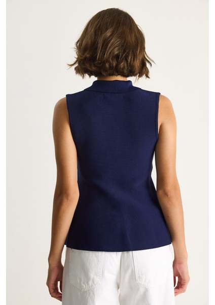 Kadın Düğme Detaylı Yakalı A Kesim Peplum Triko Yelek