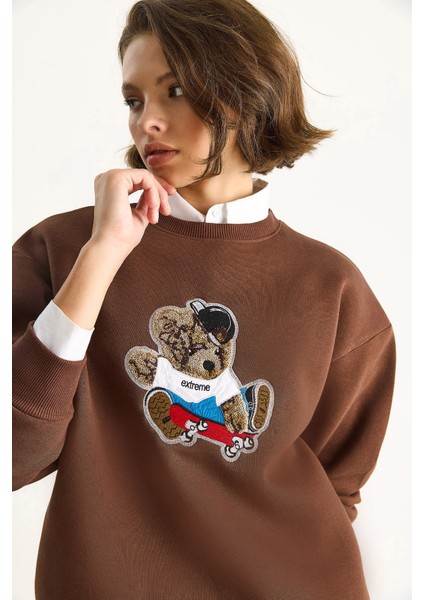 Kadın Teddy Nakış Işlemeli Bisiklet Yaka Salaş Sweatshirt
