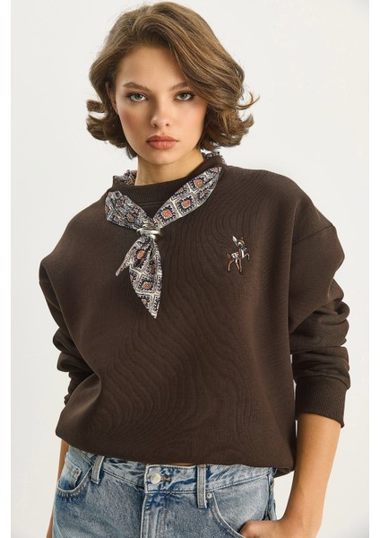 Kadın Fular Detaylı Ceylan Naıkışlı Üç Iplik Şardonlu Oversize Sweatshirt indirimleri