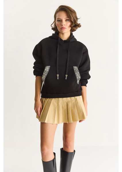 Kadın Kapüşonlu Etnik Şerit Detaylı Kanguru Cepli Şardonlu Sweatshirt fiyatları