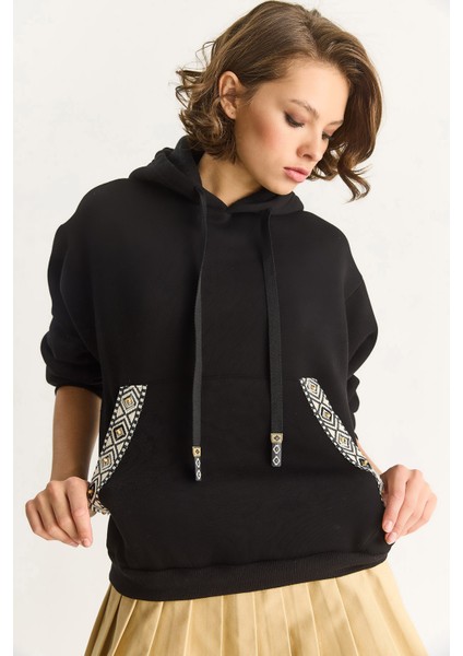 Kadın Kapüşonlu Etnik Şerit Detaylı Kanguru Cepli Şardonlu Sweatshirt indirimleri