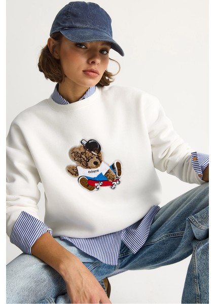 Kadın Teddy Nakış Işlemeli Bisiklet Yaka Salaş Sweatshirt